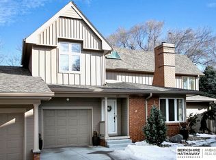 813 N 131st Plz, Omaha, NE 68154