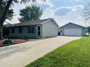 145 McKinley Ave, Omro, WI 54963