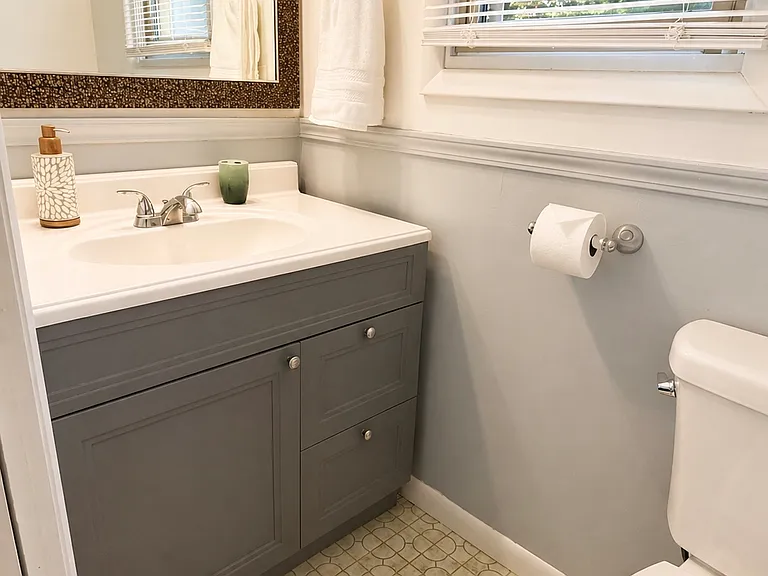 1445 E Lynn Dr — Photo 16
