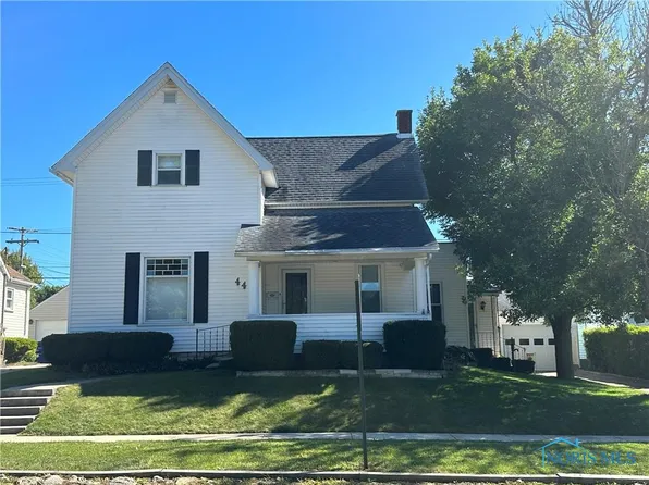 445 Ash St, Fostoria, OH 44830