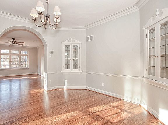 4th image of 7157 Lindell Blvd