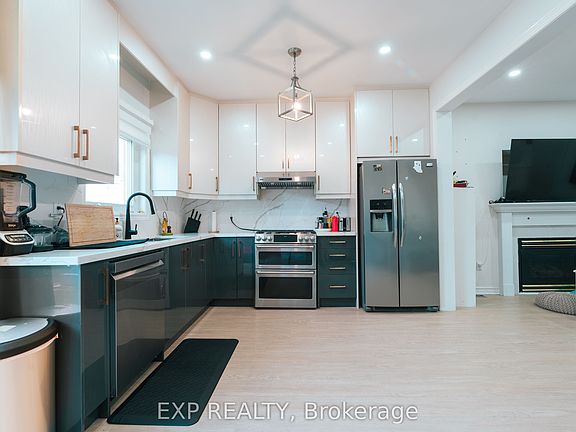 3rd image of 206 Drinkwater Rd
