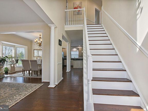 4th image of 44245 Cobham Station Ct