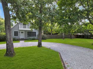 21 Russell Rd, Hampton Bays, NY 11946