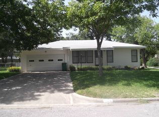 1002 Kirk St, Taylor, TX 76574