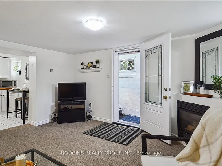 65 Mineola Rd E #LOWER — Photo 5