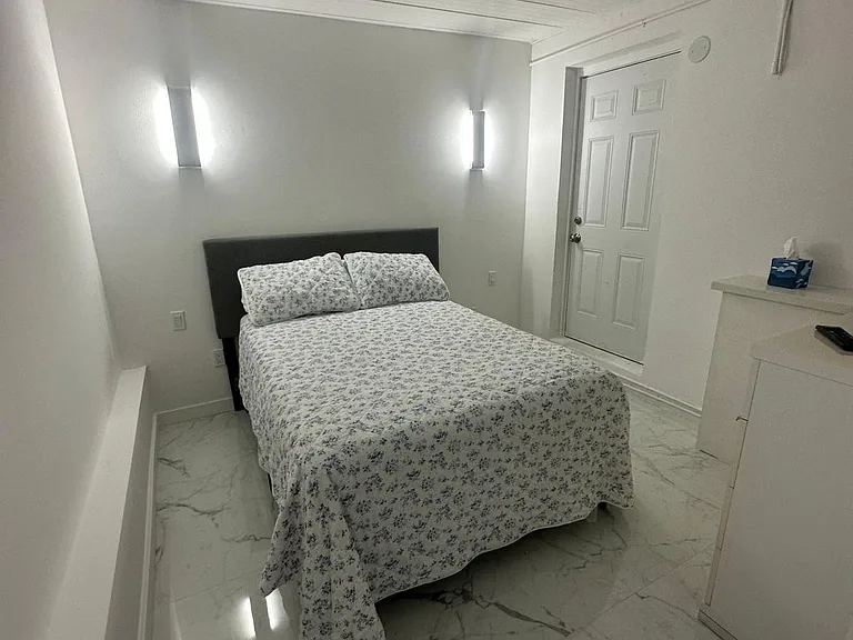 340 N 70th Ter #A — Photo 2