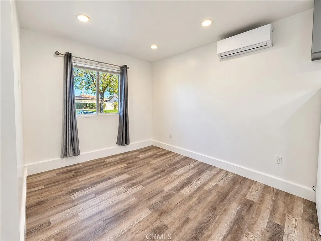 1 bed, 433 sqft, $1,945 — Photo 4