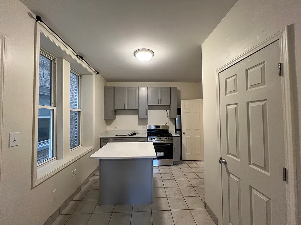 3038 S Canal St #1BF