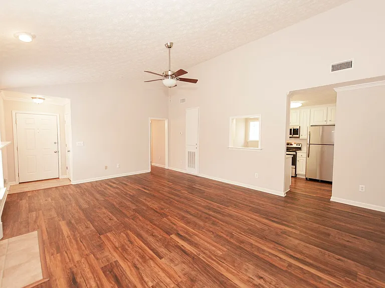 1124 Stafford Dr — Photo 15
