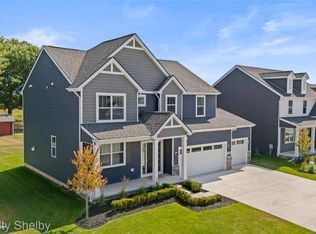 52090 Wellington Valley Dr, Macomb, MI 48042