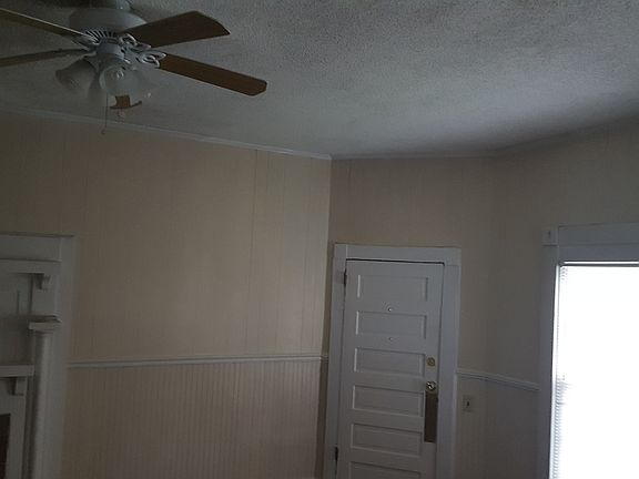 3rd image of 614 N Cameron Ave