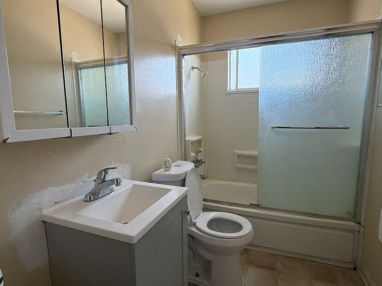 21539 Westpark St #2 — Photo 15
