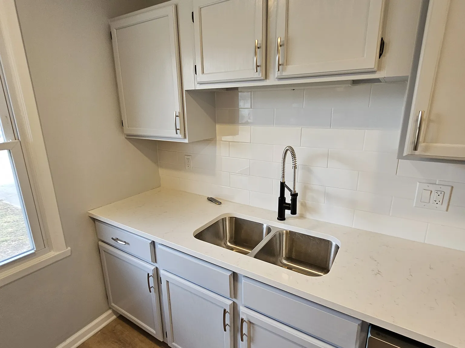 3 bed, 1000 sqft, $1,850 — Photo 3