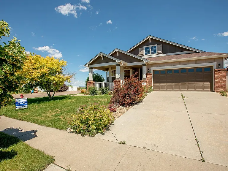 1076 Fairfield Ave — Photo 4
