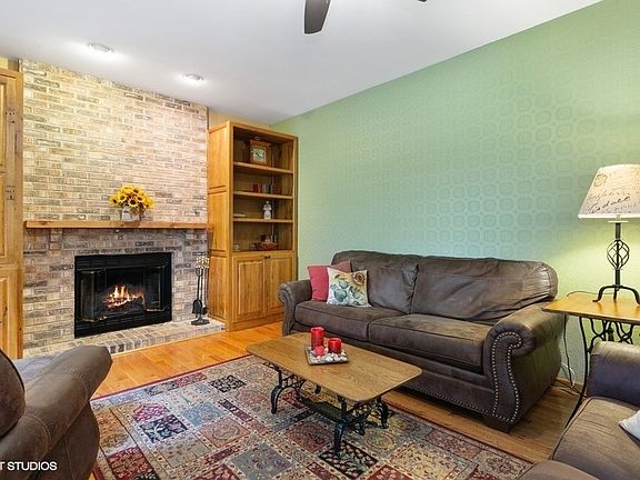 4th image of 710 White Pine Ct