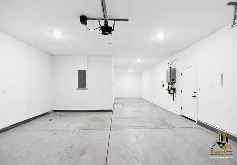 4040 Swing Way — Photo 24