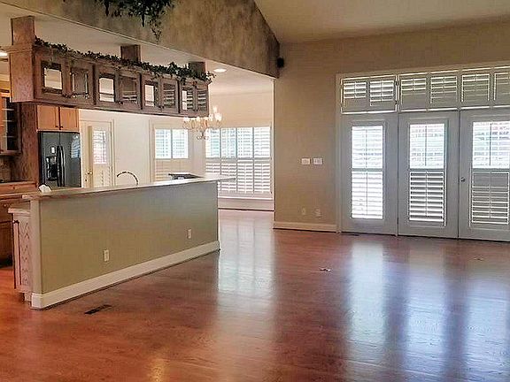 3rd image of 662 Sandpiper Dr