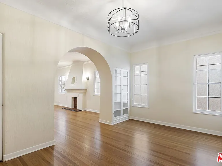 1142 S Clark Dr #4 — Photo 7