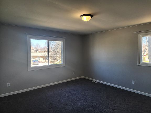 4th image of 414 Sassafras Dr