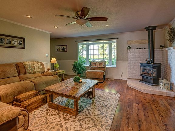 5th image of 8431 Berthusen Rd