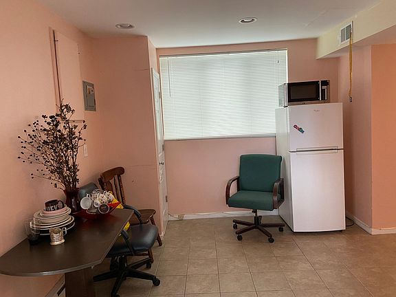 3rd image of 241 Colony Ave