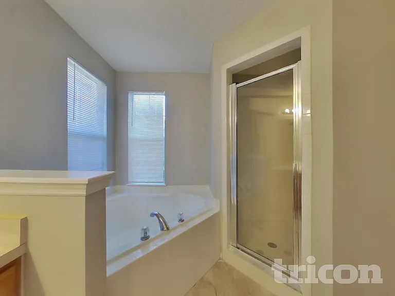 391 Summit Dr — Photo 8