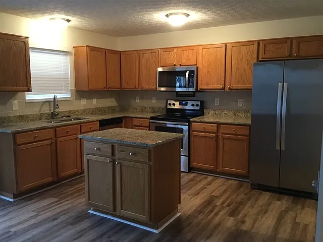 116 Kettering Ct — Photo 2