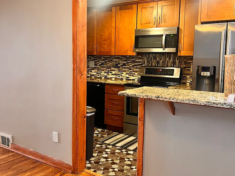 7565 Malvern Ave — Photo 3