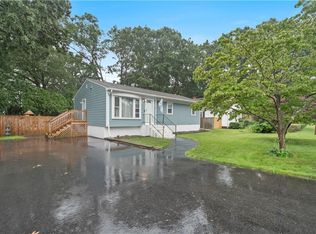 44 Palace Ave, Warwick, RI 02886
