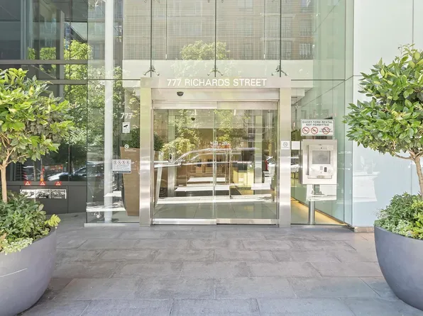 777 Richards St #3110, Vancouver, BC V6B 0M6