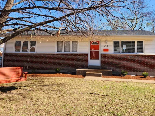 950 Campion Ln, Florissant, MO 63031