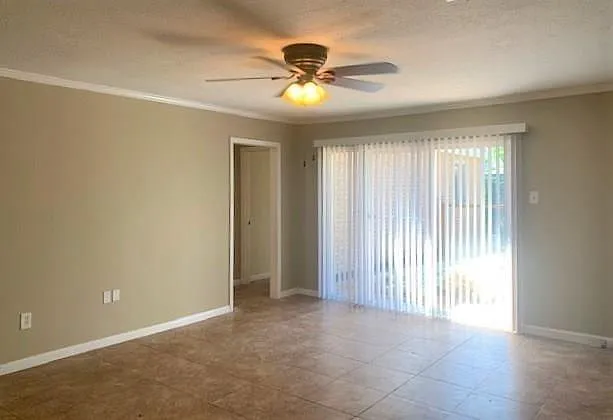 1853 Dolphin Dr — Photo 4
