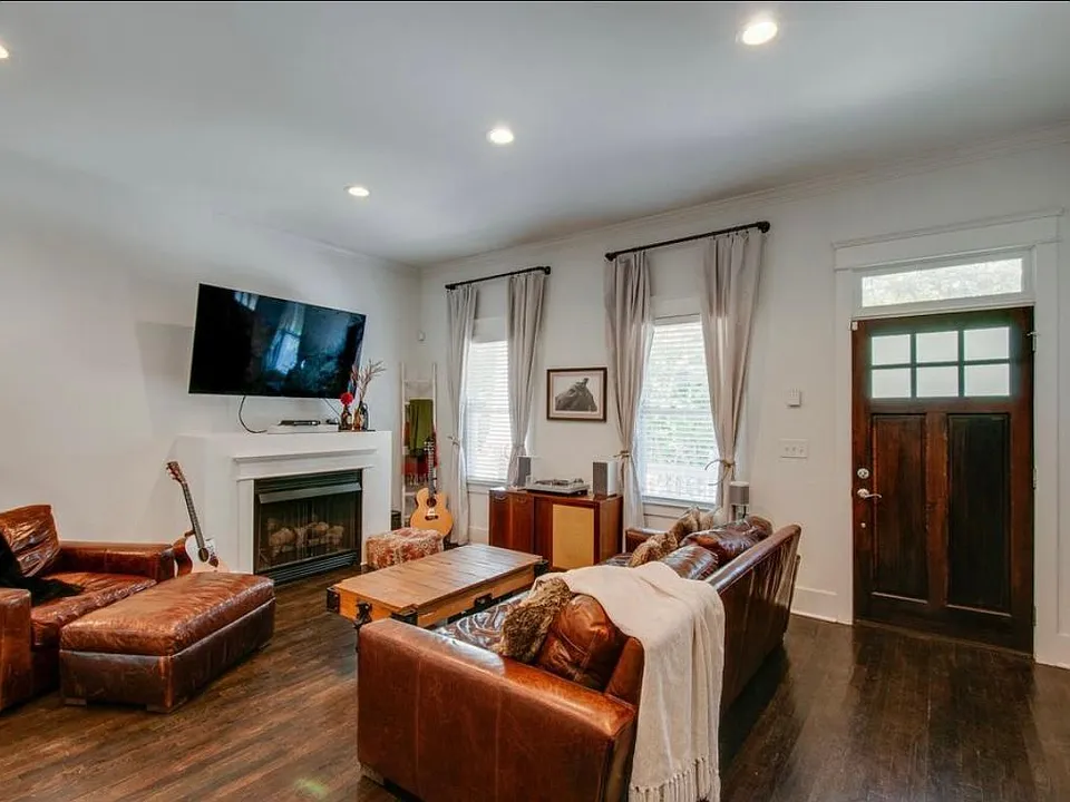 1209 Cline Ave