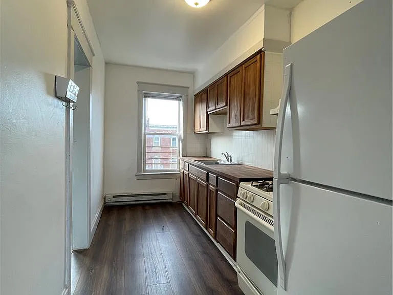 408 W Washington St #3W — Photo 3