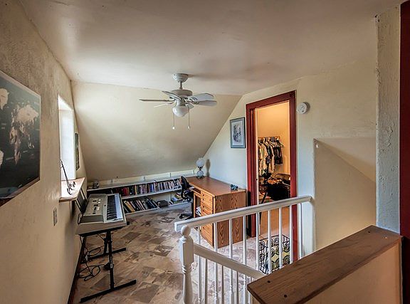 3rd image of 104 E Richmond Ave