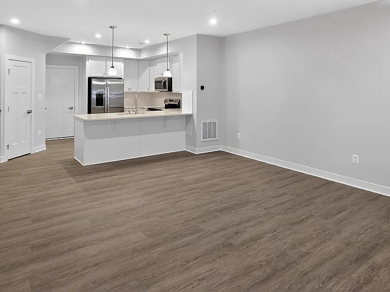 2542A Verona Pl — Photo 4