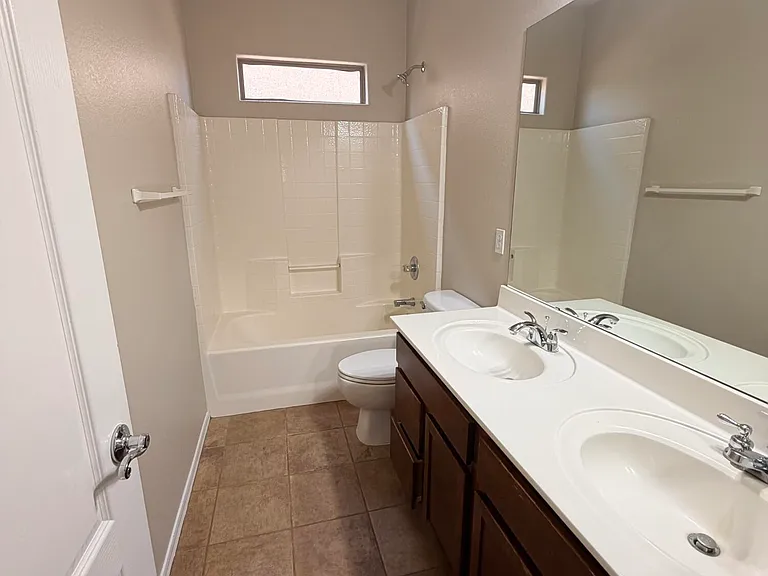 18518 N 20th Pl — Photo 12