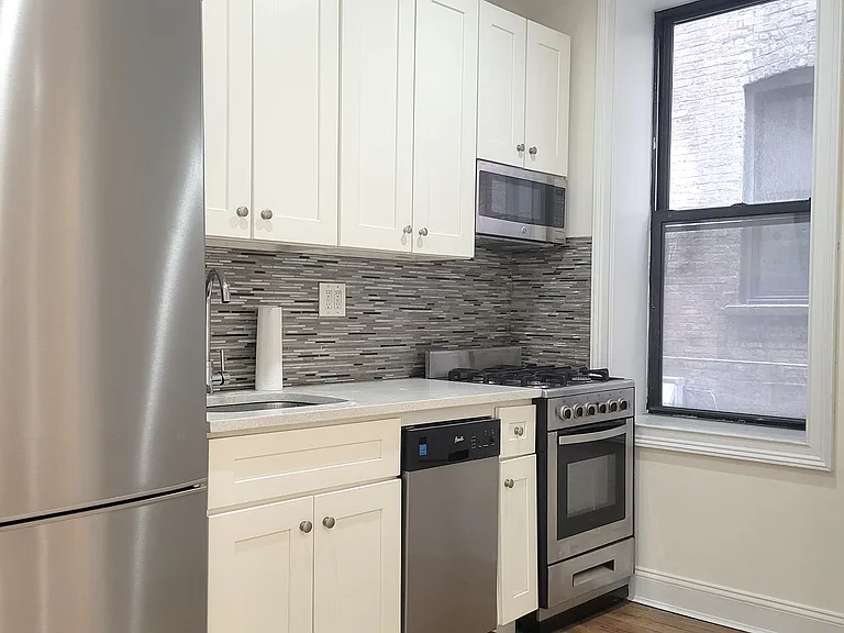 3147 Broadway #2 — Photo 1