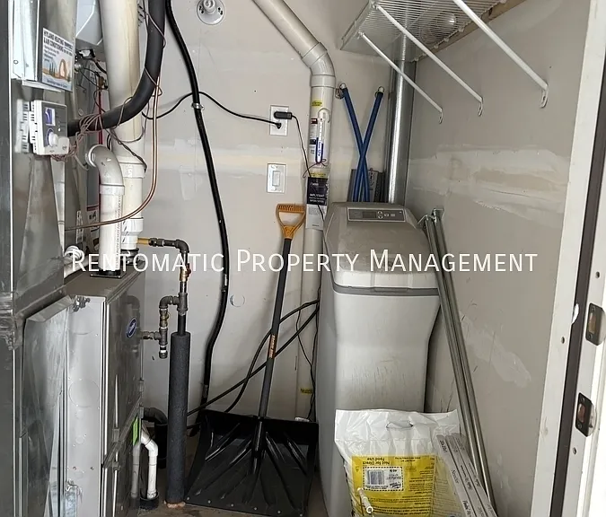 11017 S Harvest Pointe Dr #1 — Photo 43
