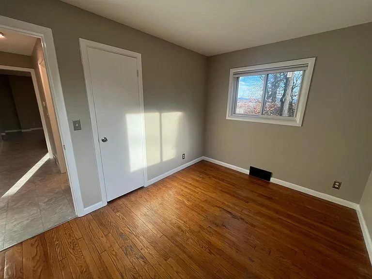 36 Rivermount Ter #A — Photo 21