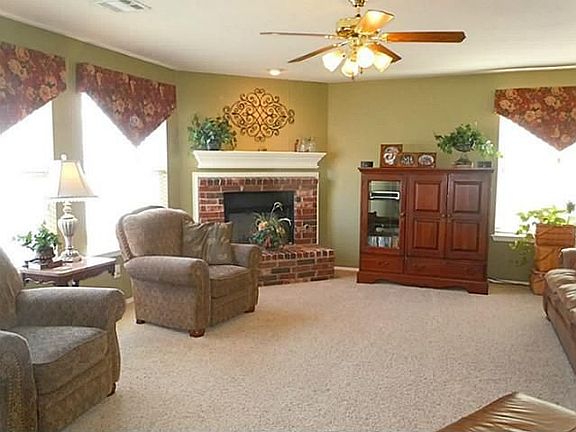 3rd image of 1004 Chesterfield Dr