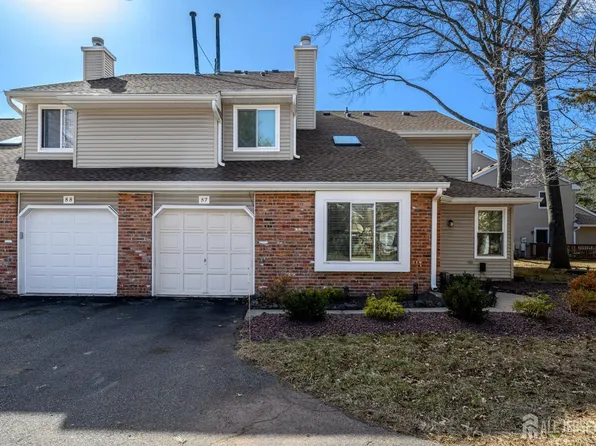 87 Driftwood Dr, Somerset, NJ 08873