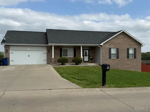 233 Oak Meadow Dr, Jackson, MO 63755