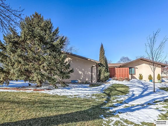 5th image of 4710 N 111th Cir