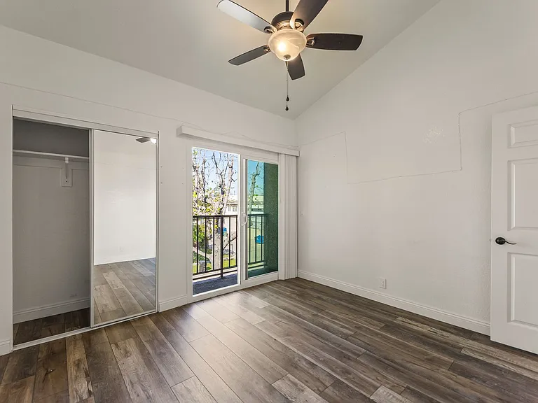 248 E Buckthorn St — Photo 19
