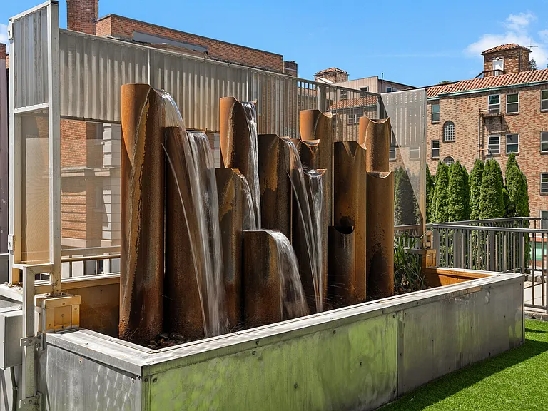 Stadium Apartments — Photo 30