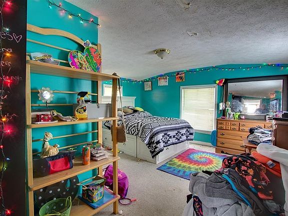 4th image of 1061 Orchard Ave #63