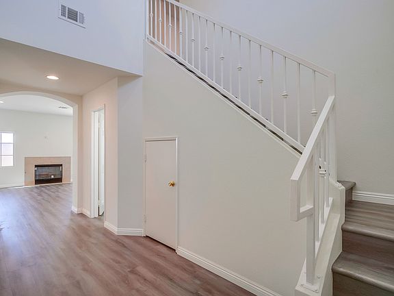 5th image of 811 N Turner Ave Unit 9