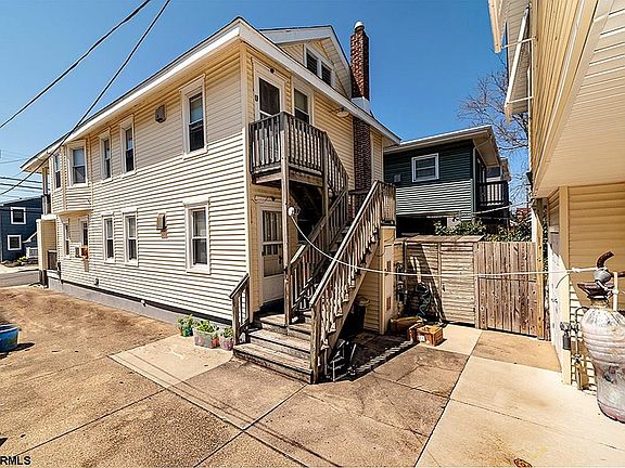 3rd image of 615 North St